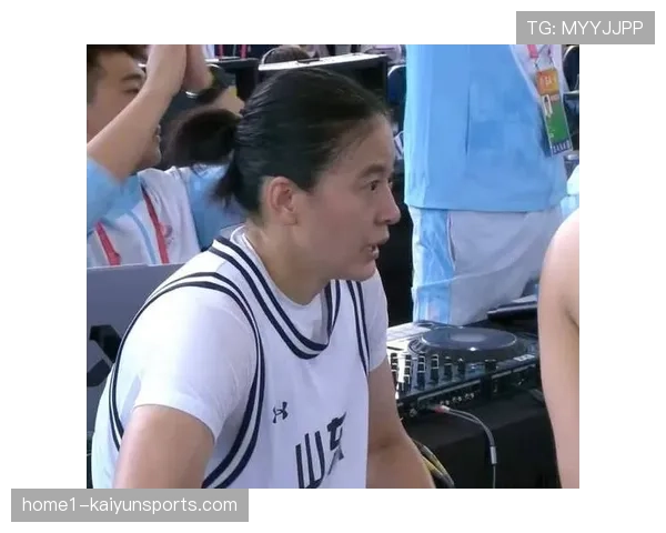 山东女篮险胜江苏 邹广凤关键抢断锁定胜局展现防守韧性